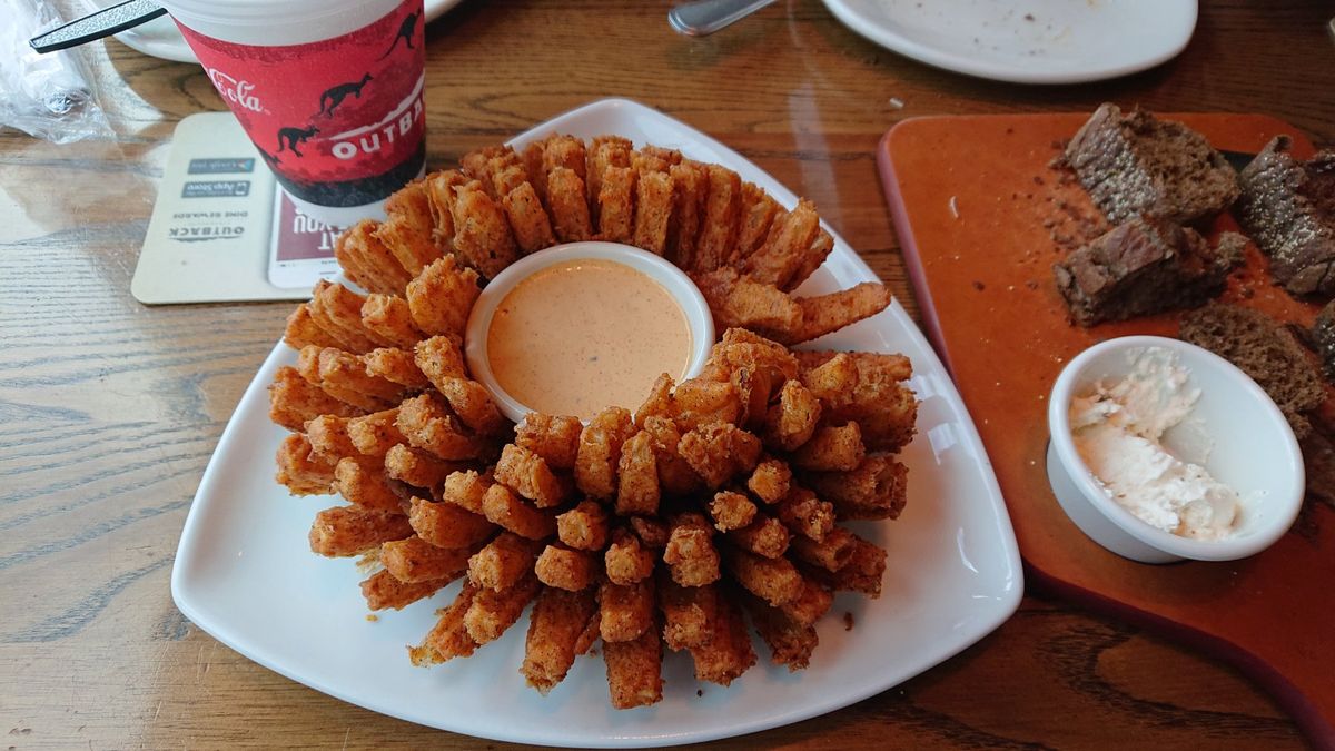 アウトバッグステーキハウス
ブルーミン・オニオン:花が咲いた様なフライドオ...