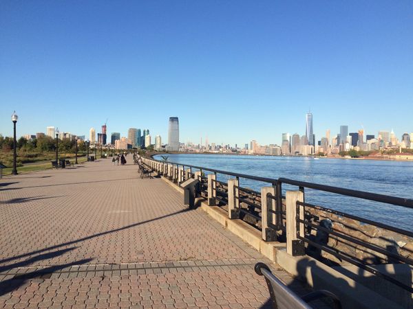 アメリカ(米国)・ニューヨーク「New York, New York」の写真：Manhattan は対岸のニュージャー...