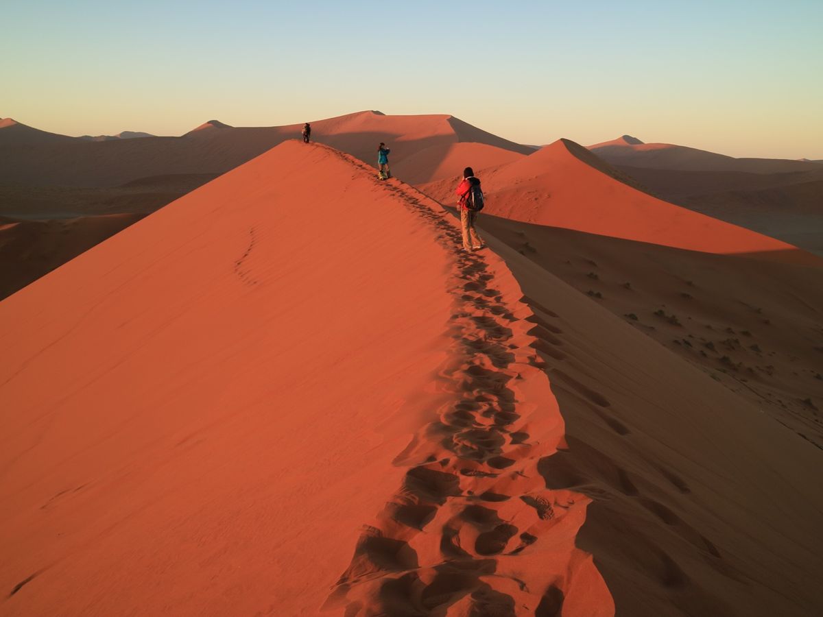2日目の朝に見た、DUNE45の朝日。8月だけど朝は0度くらいまで下がりま...