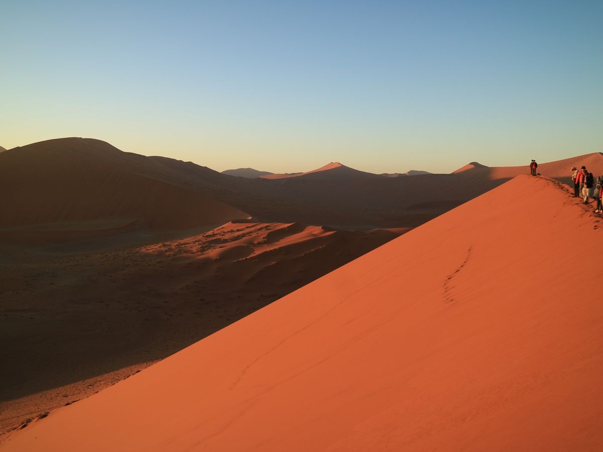 2日目の朝に見た、DUNE45の朝日。8月だけど朝は0度くらいまで下がりま...