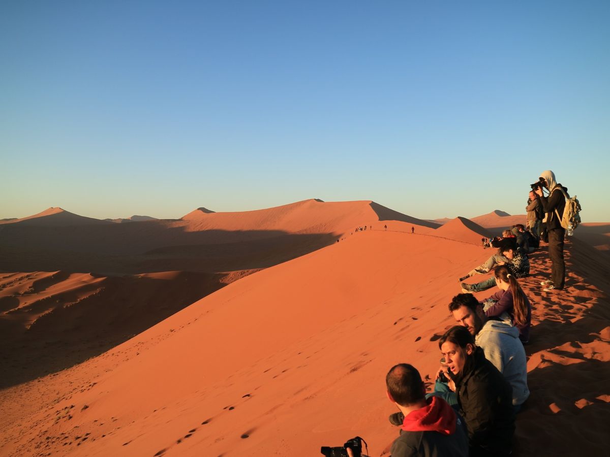 2日目の朝に見た、DUNE45の朝日。8月だけど朝は0度くらいまで下がりま...
