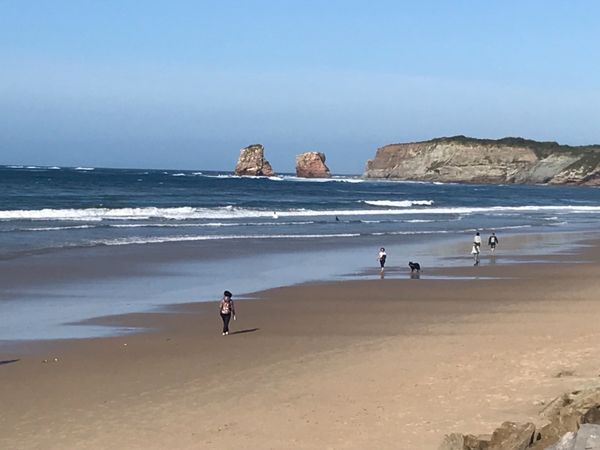 フランス・ビアリッツ「France🇫🇷Basque 」の写真：双子岩☆行きたいけど歩いて行くには遠いな...