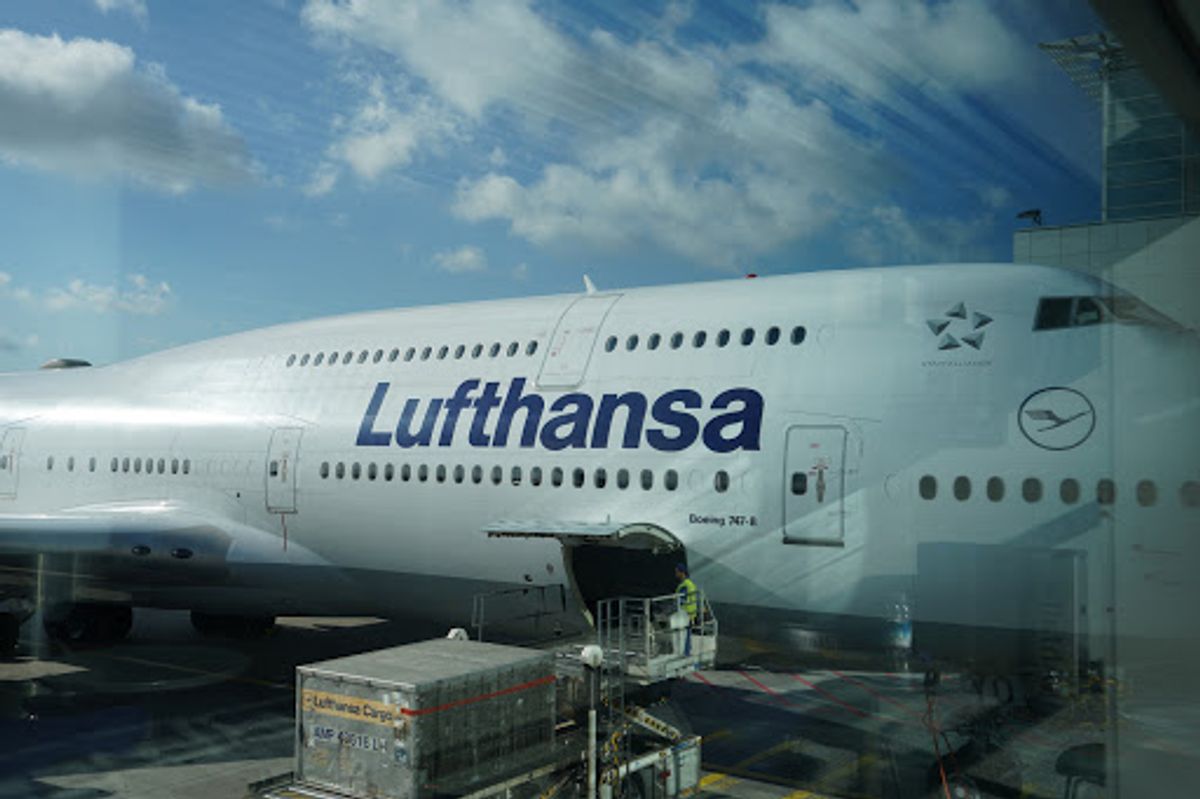 フランクフルト〜マルタもビジネスクラスだった。

ルフトハンザ航空のビジネ...