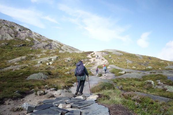 ノルウェー・スタヴァンゲル、ベルゲン、オスロ「Norway🇳🇴Stavanger/Bergen 」の写真：シェラーグボルテンへ/奇跡の岩への道のり...