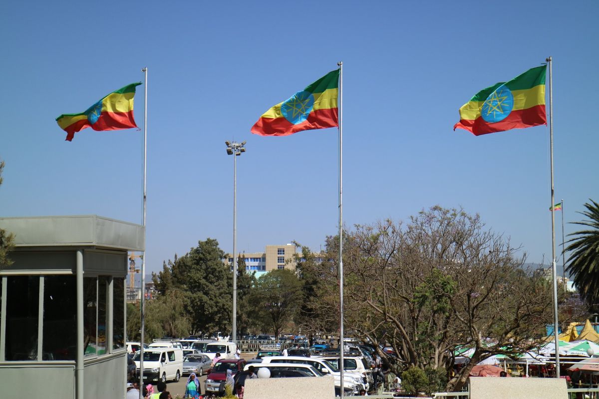 香港からエチオピア航空でアディスアベバへ到着。そのまま国内線でメケレに飛び...