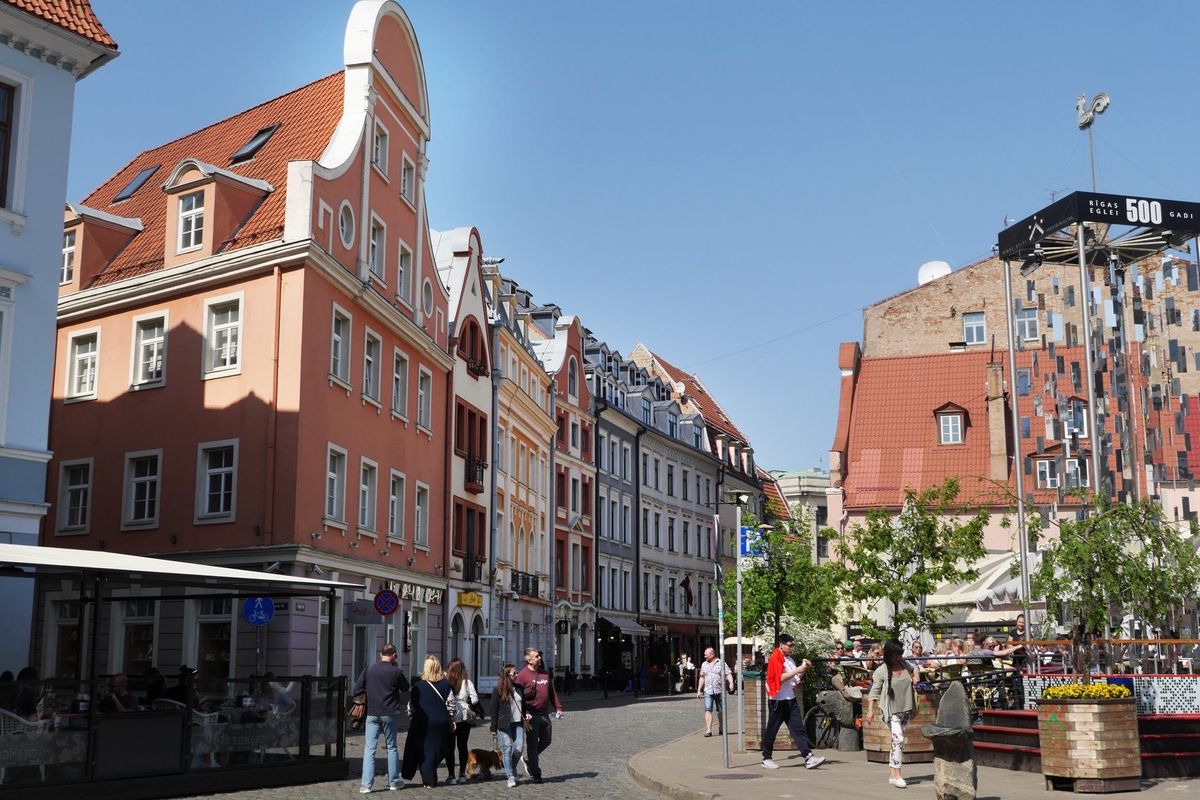 ラトビアの首都 リガ。マーケットは面白かった。あとは ただただ町歩きが楽し...