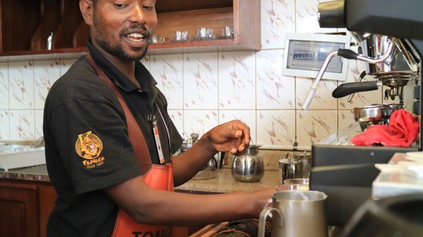 エチオピア・アディスアベバ、メケレ「エチオピア🇪🇹ダナキルツアー」の写真：エチオピアはコーヒーが有名。トモカコーヒ...