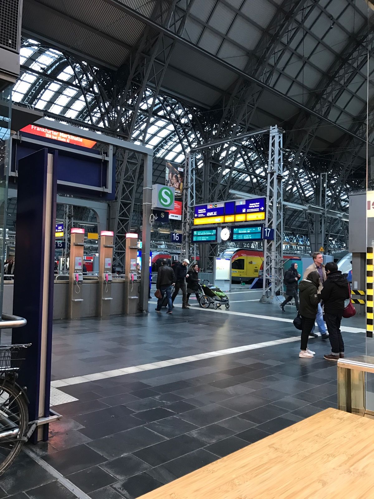 フランクフルト駅で、「あー、ヨーロッパ❗️」なとき。