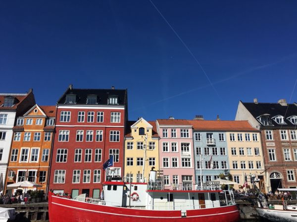 デンマーク・コペンハーゲン「デンマークひとり旅」の写真：ニューハウンとクルージングと悲壮感漂う人...