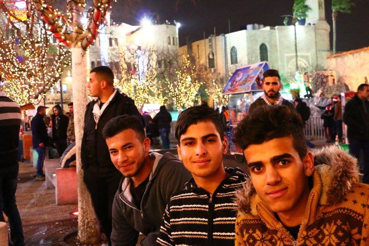 クリスマスにイエス生誕の地ベツレヘムへ。日中はパレード、夜は厳粛な雰囲気で...