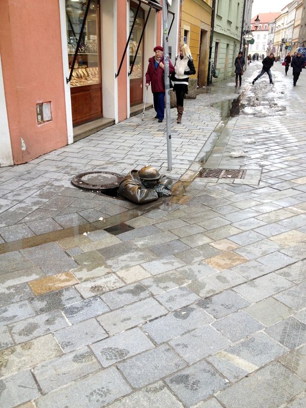 スロバキア・ブラチスラバ「◆スロバキア◆」の写真：ブラチスラバの街にユニークな銅像がいっぱ...