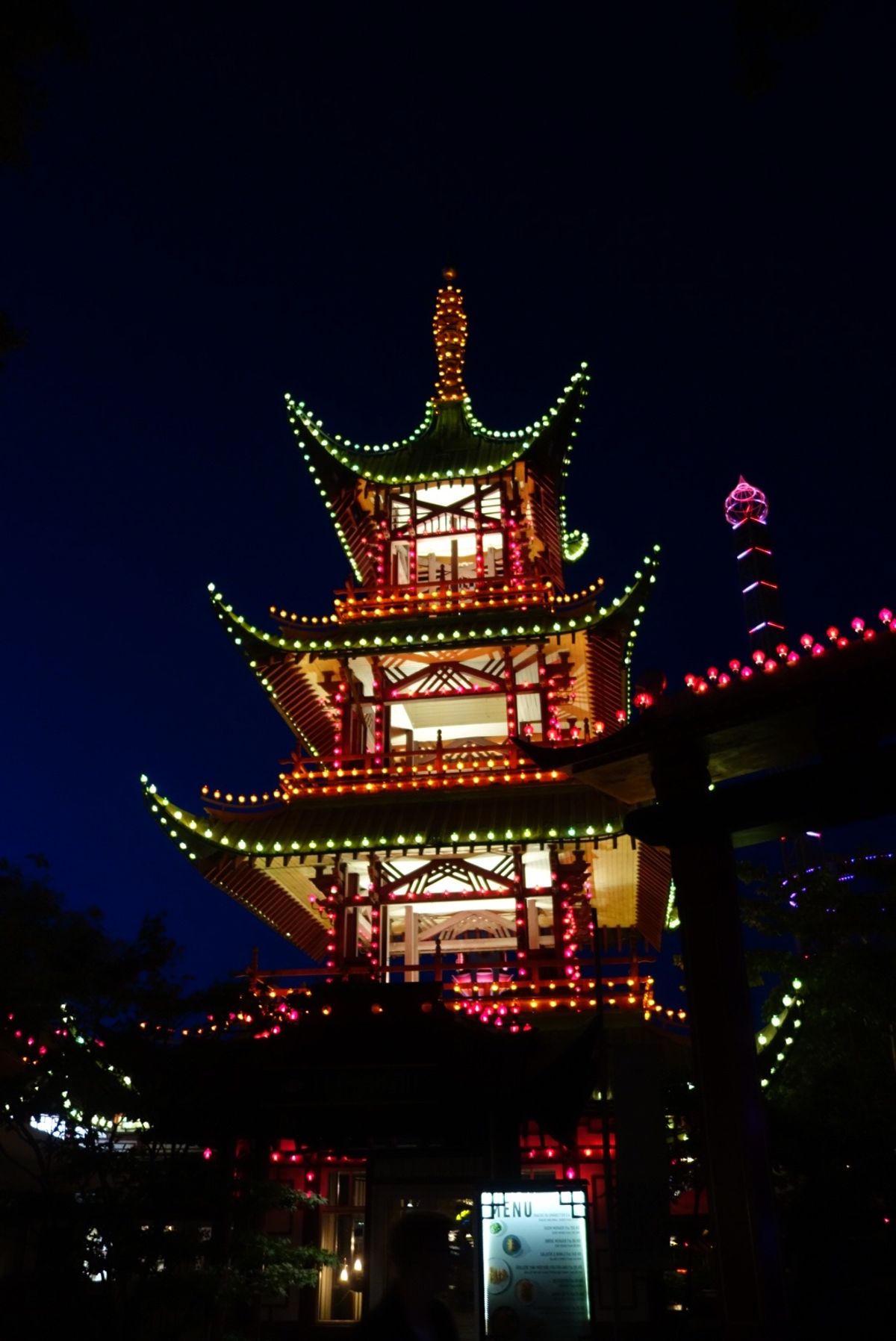 チボリ公園☆あのウォルト•ディズニーが惚れ込んだ場所♡ディズニーランドを手...