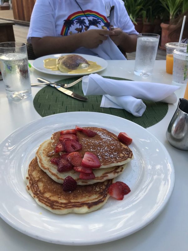 アメリカ(米国)・ハワイ「ハワイ旅行」の写真：パンケーキにウォールアート、
海プール
...