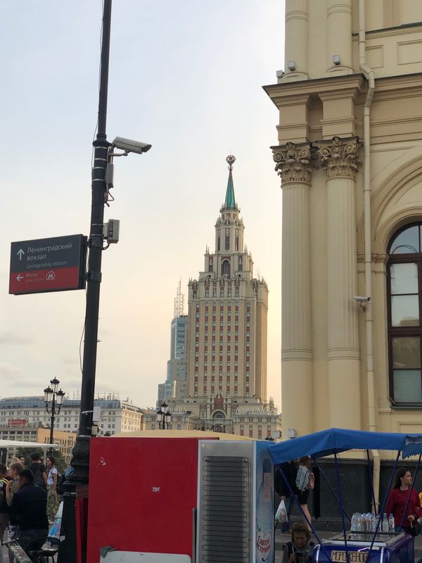 ロシア連邦・モスクワ、サンクトペテルブルク「ロシア」の写真：町歩き。次の日の早朝、サンクトペテルブル...