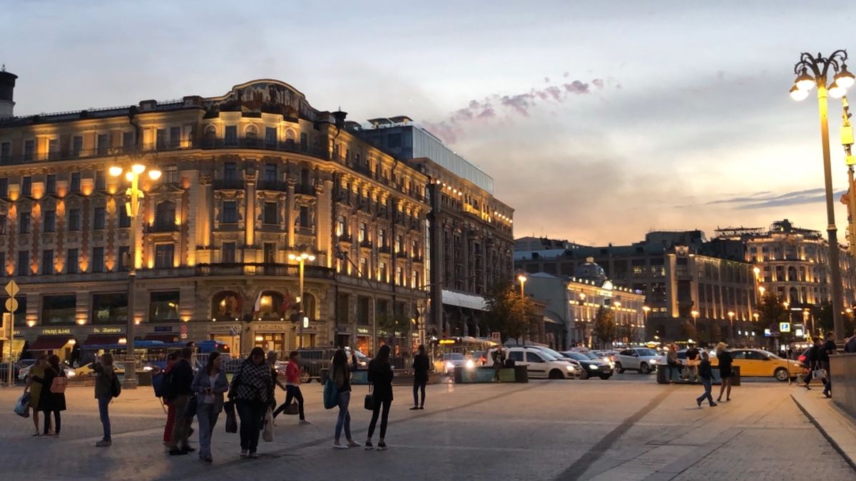 町歩き。次の日の早朝、サンクトペテルブルクに発つのでその予習がてら、
レニ...