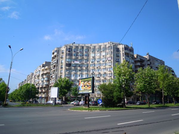 ルーマニア・Bucharest「東欧革命について、ルーマニア」の写真：仕方なしに国民の館を一周してみても入れる...