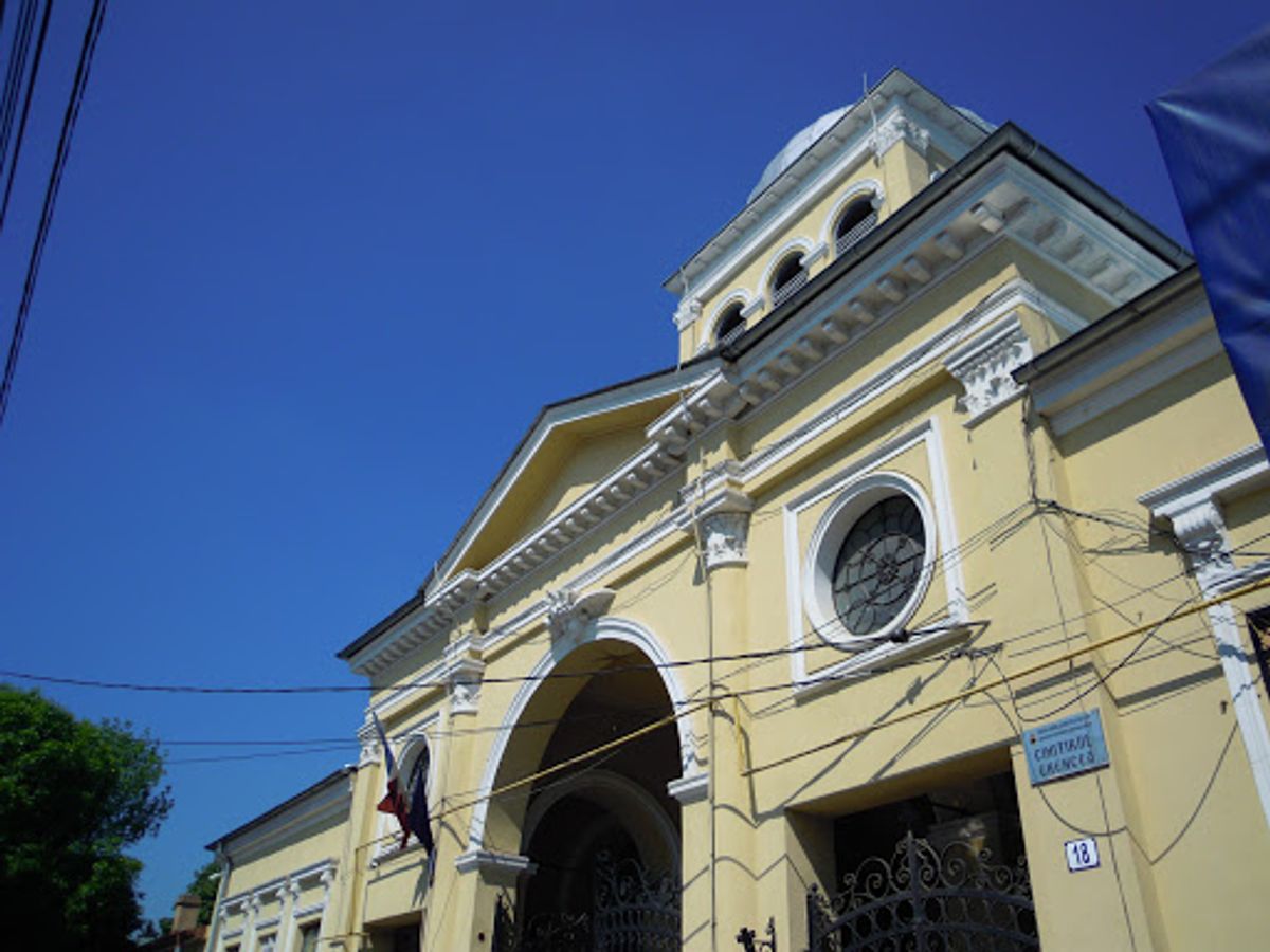 Cimitirul Ghenvea(ゲンチェア墓地)です。地図で見ると近い...