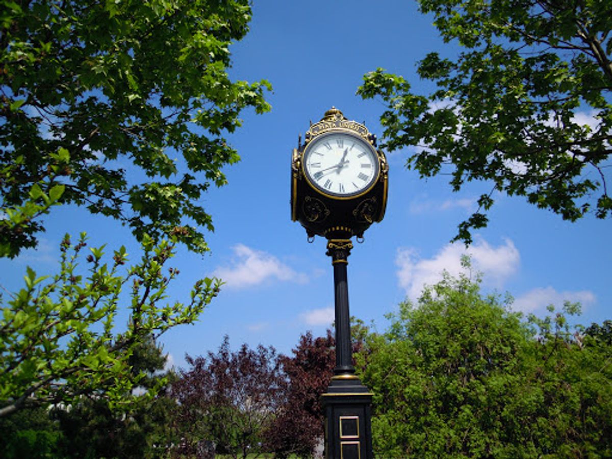 統一広場周辺散策。スタバは「まがいモンじゃないよね？」と思うくらい質素。中...