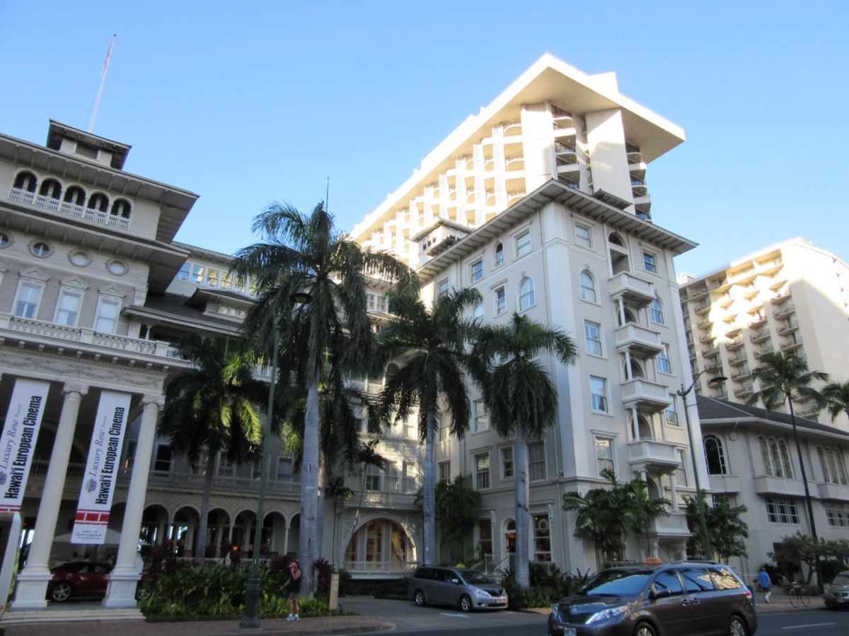 ホテル内のあちこちハワイ挙式の日本人カップルだらけで、ラブラブで羨ましかった〜。