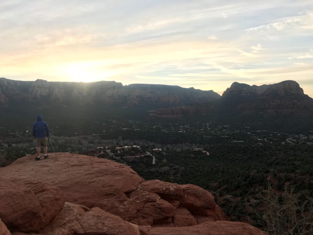到着翌日は確か5時出発？とかでまずはセドナでの朝日鑑賞へ🌅
日本では見られ...
