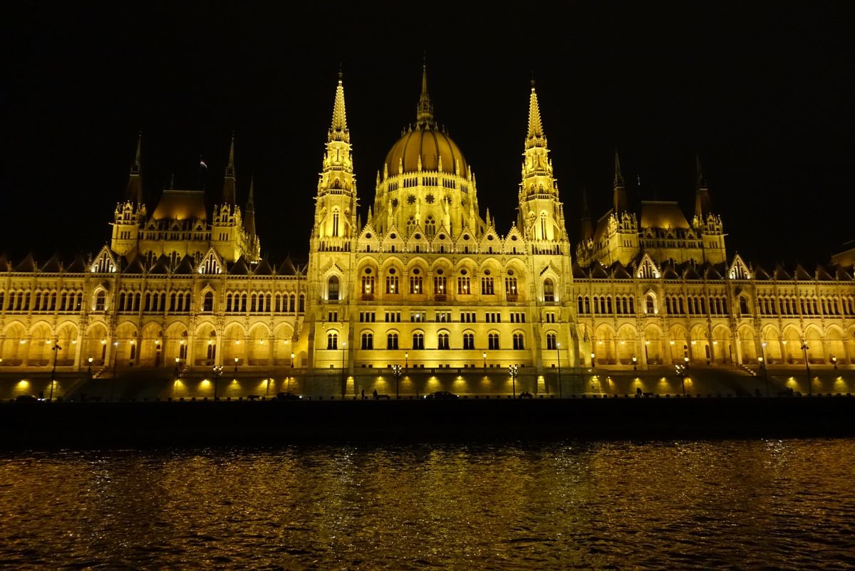 ブダペスト  クルーズすごく綺麗で感動した！
この後フライトハプニングあり...