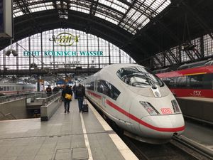 乗り物いろいろ
ICE
オランダの電車
アムステルダム カナルクルーズ
タリス