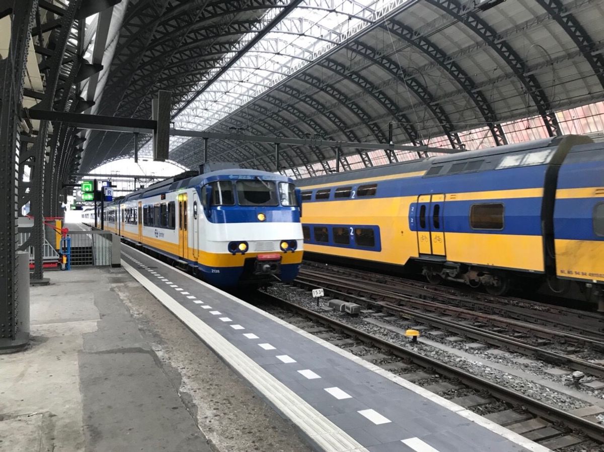 乗り物いろいろ
ICE
オランダの電車
アムステルダム カナルクルーズ
タリス