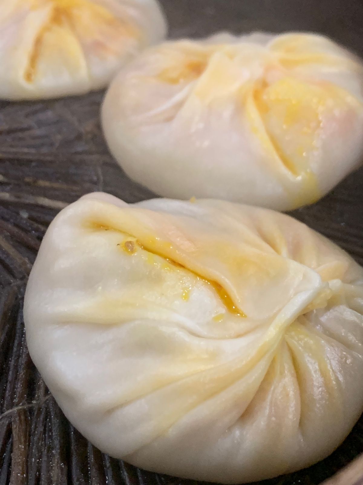 旅の疲れを少し焼きそばで回復させた後、
本格的な飯欲に目覚めたので、
...