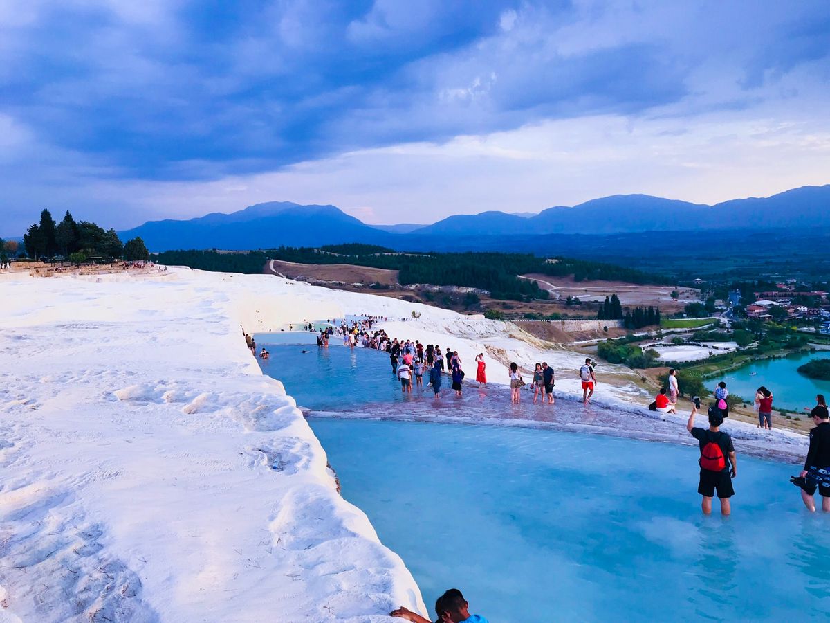 1枚目はヨーグルト！蜂蜜たっぷりですっごく美味しい♡ヨーグルトはかたい…し...
