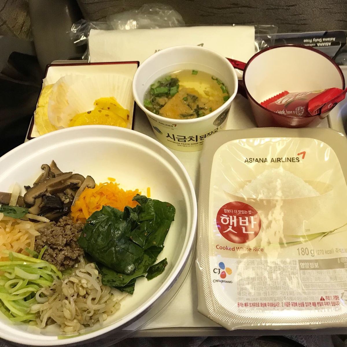 アシアナ航空の機内食。とても美味しいです✈️🍴