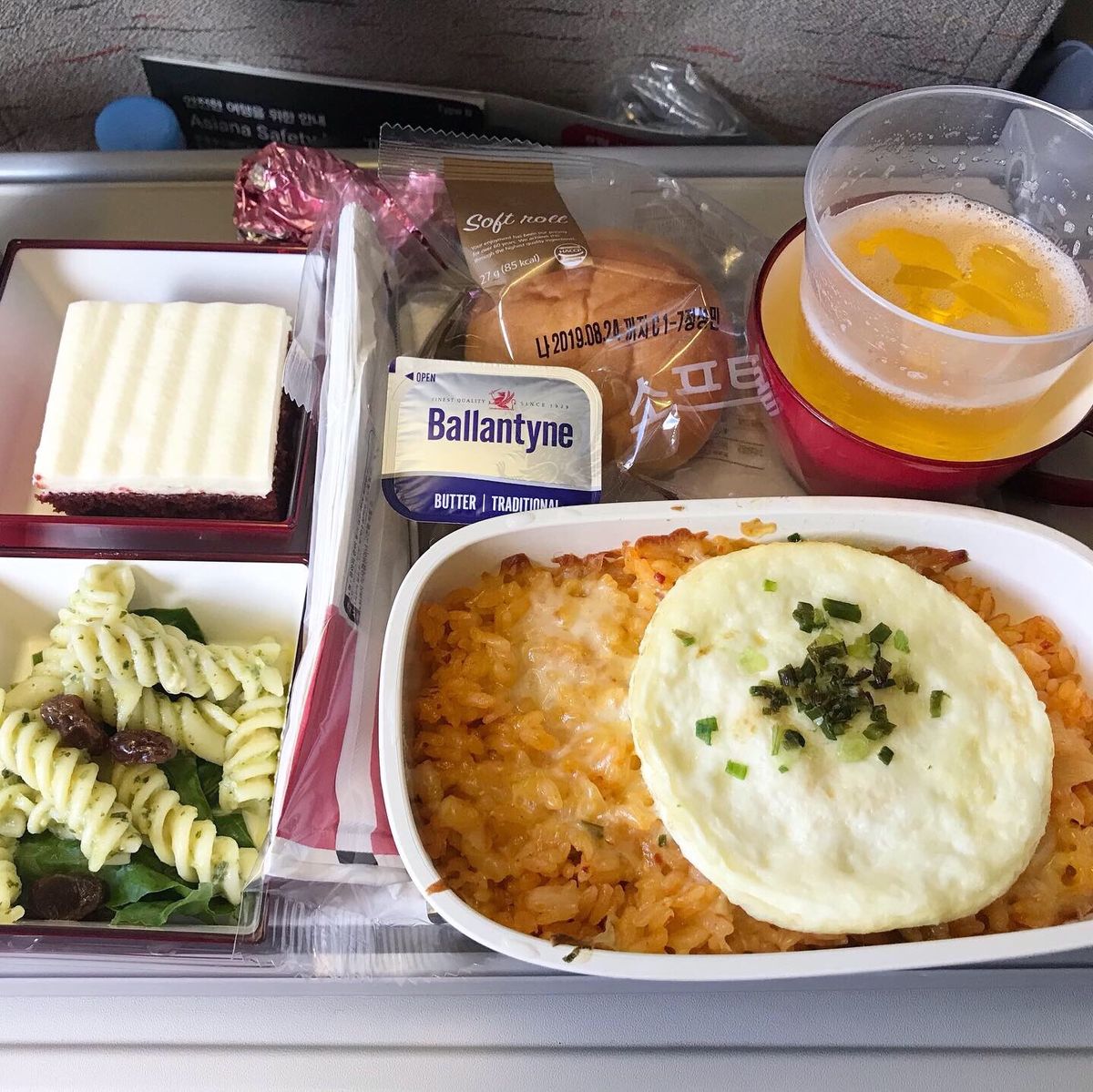 アシアナ航空の機内食。とても美味しいです✈️🍴