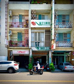 高雄の街並み。台北よりローカル感が強くて、好きだわ。