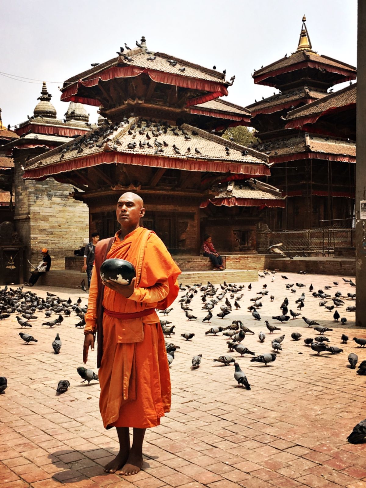 カトマンズのダルバール広場。人と鳩の憩いの場。