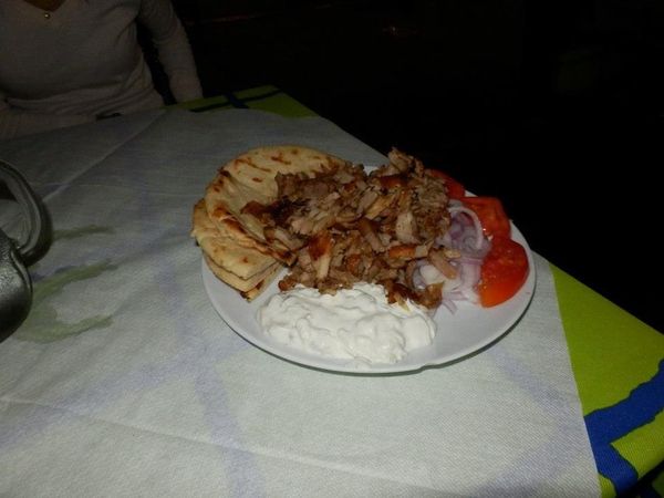 ギリシャ・アテネ「ギリシャ」の写真：食事はヨーグルトかチーズ系がドカンとのっ...