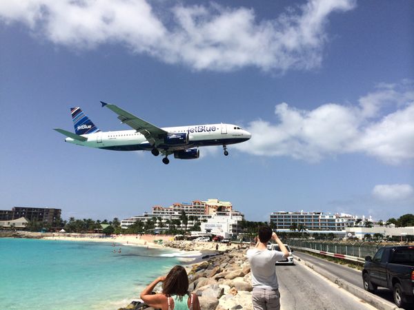 サンマルタン (オランダ領)・マホビーチ「トロント・メキシコ・カリブ ４」の写真：セント・マーチン。の呼び方の方が浸透して...