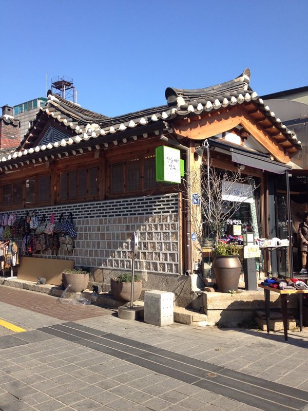 大韓民国 (韓国)・ソウル「2泊3日 手軽にソウル🇰🇷」の写真：韓屋のカフェとか雰囲気好きすぎる😍写真は...