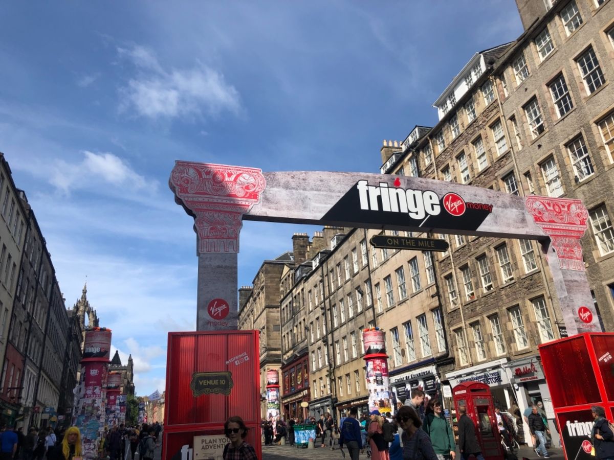 Fringe Festival絶賛実施中のEdinburghへ。チケットの...