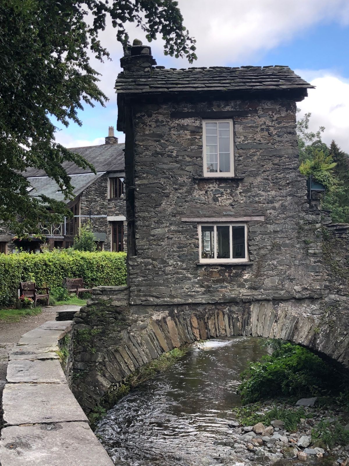 Windermereに宿泊して、ピーターラビットの故郷Hilltopにも。