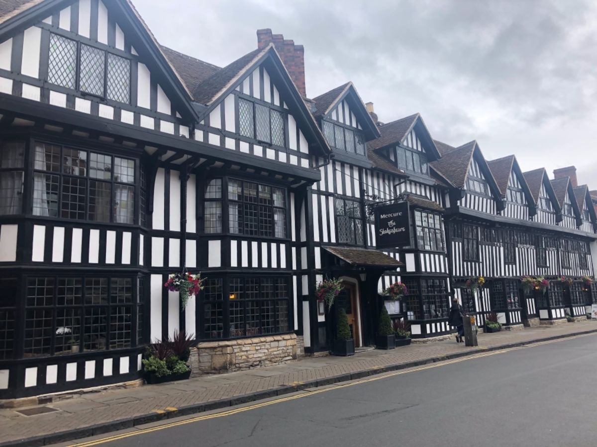 シェークスピアって本当に実在したんだな、と不思議な気持ちに。Stratfo...