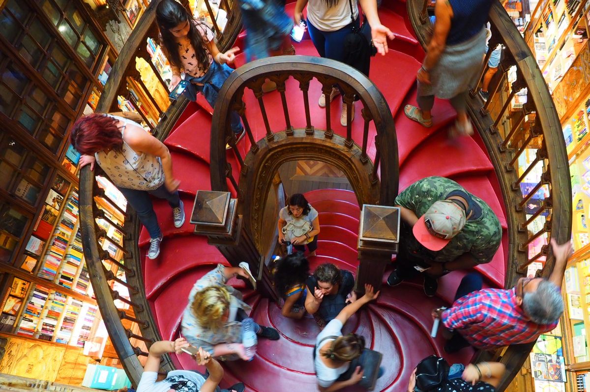 ポルトにある世界一美しいと言われる本屋さん。
リブラリア・レリョ
いま...