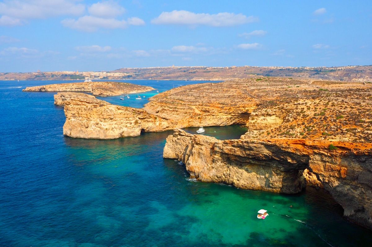 コミノ島のブルーラグーン