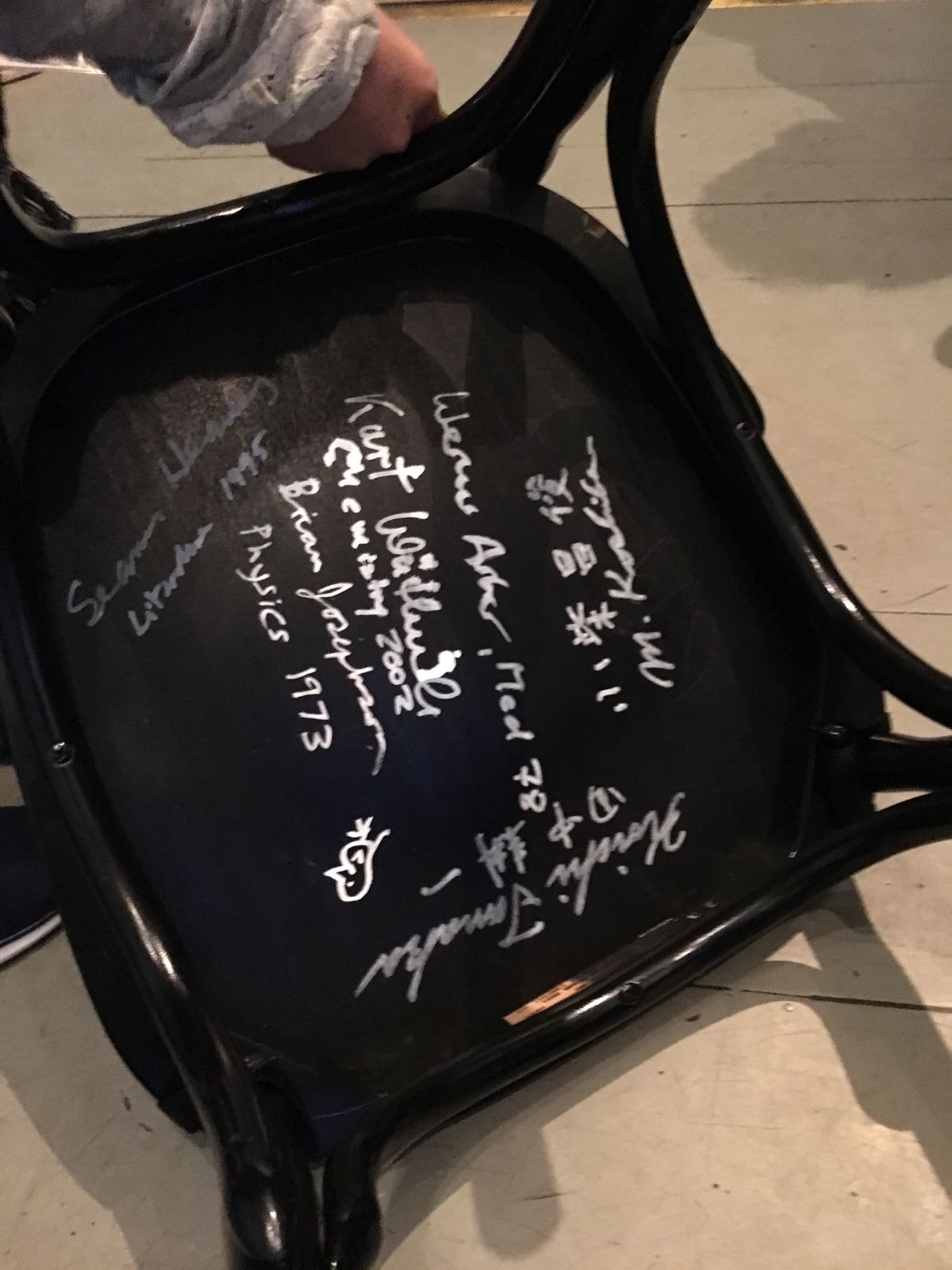 ノーベル博物館行きました！偉大なな方々の、テレビでしか見ないあのイス！もあ...