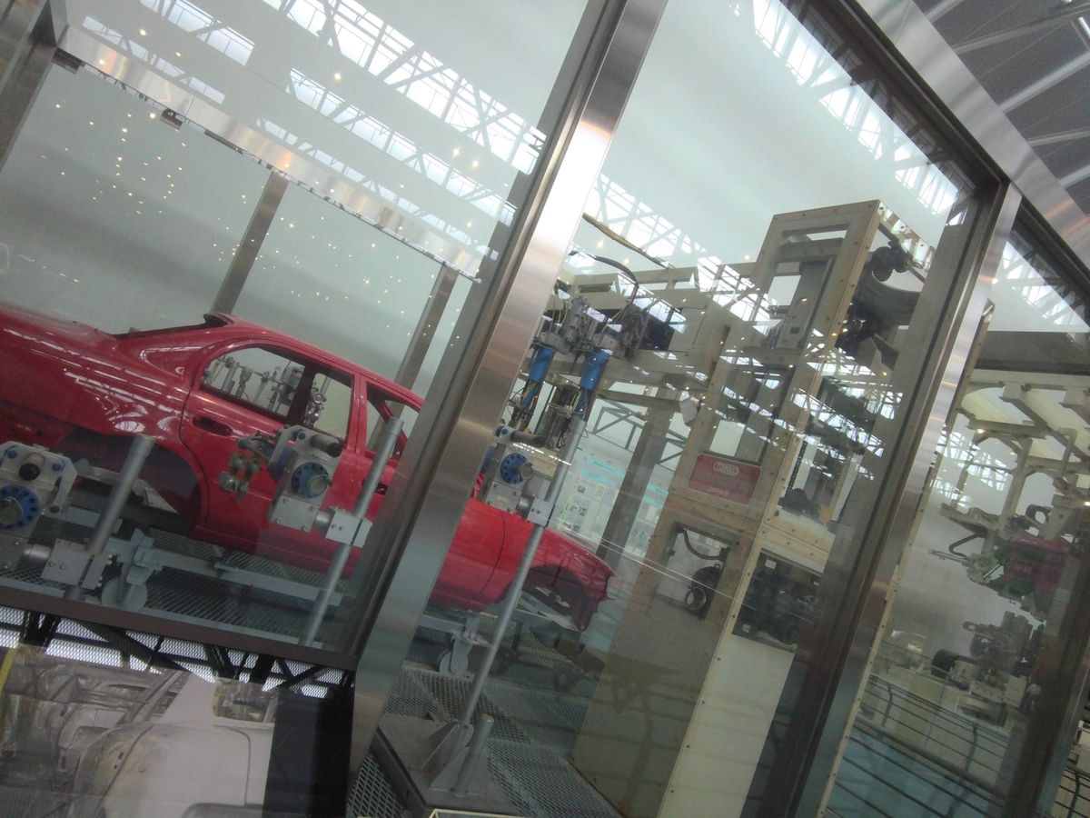 トヨタ産業技術記念館。
トヨタの成り立ち、なぜトヨタが自動車を作ったのか、...