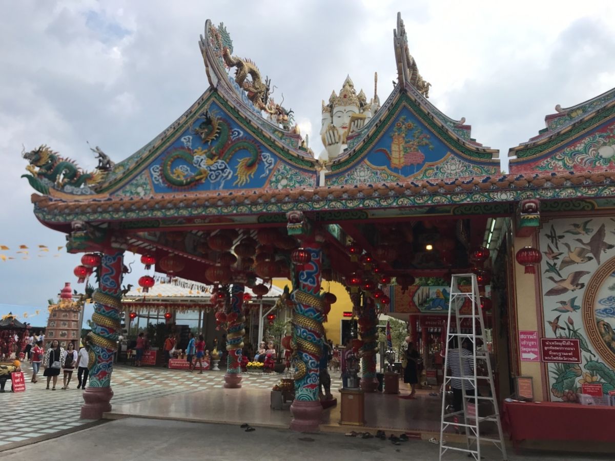 ヤバい雲、キテます！！って空。
オプションの１つだった船に乗る予定が急遽ダ...