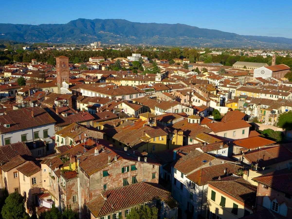 のんびりと穏やかな町、ルッカ。