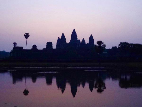 カンボジア・シェムリアップ「カンボジア」の写真：アンコールワットのサンライズはとても幻想...