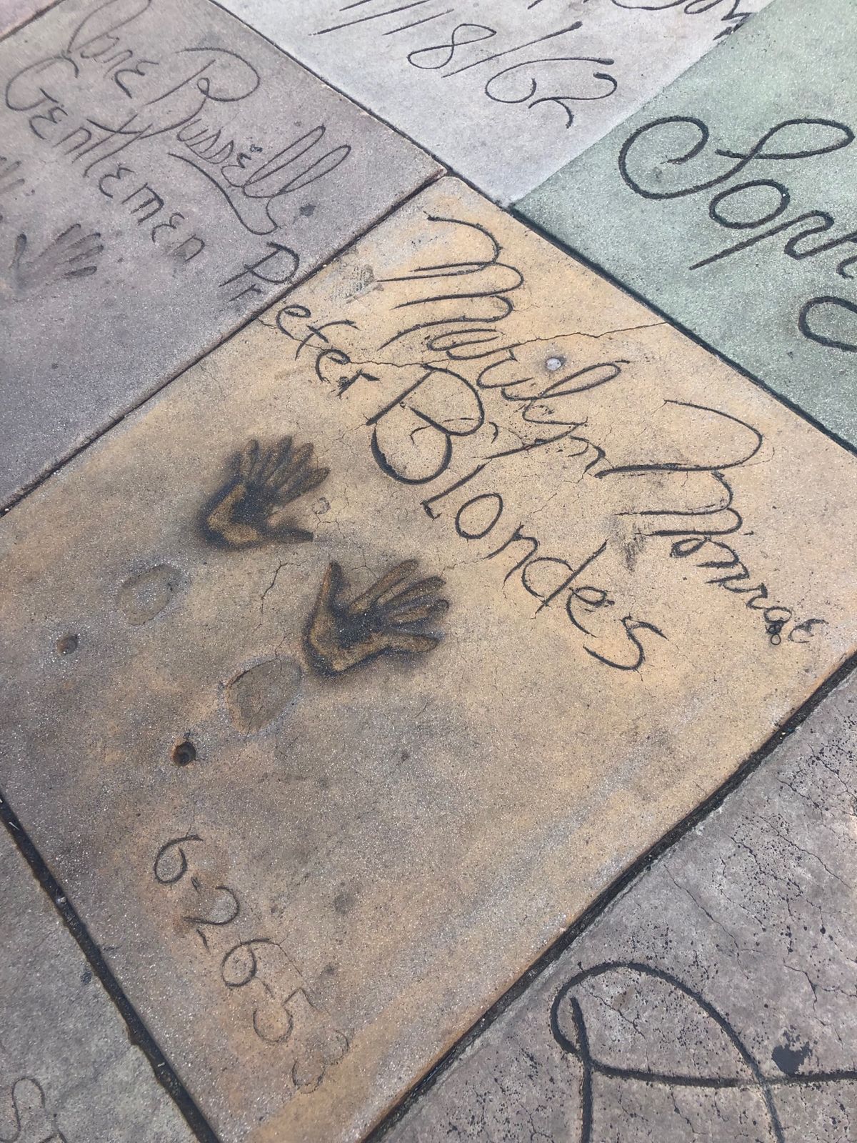 Hollywood！