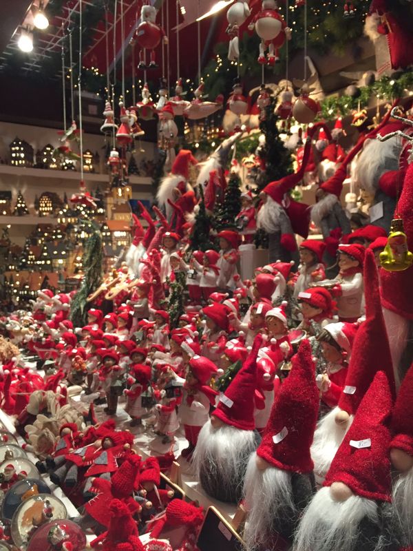 ドイツ「ケルン」の写真：ケルン大聖堂にクリスマスマーケット🎄