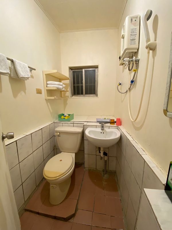 台湾・台北「【動画アップ】台湾 九份・マンゴー・酸辣湯麺の旅。」の写真：トイレ&amp;シャワー

はい。

お...