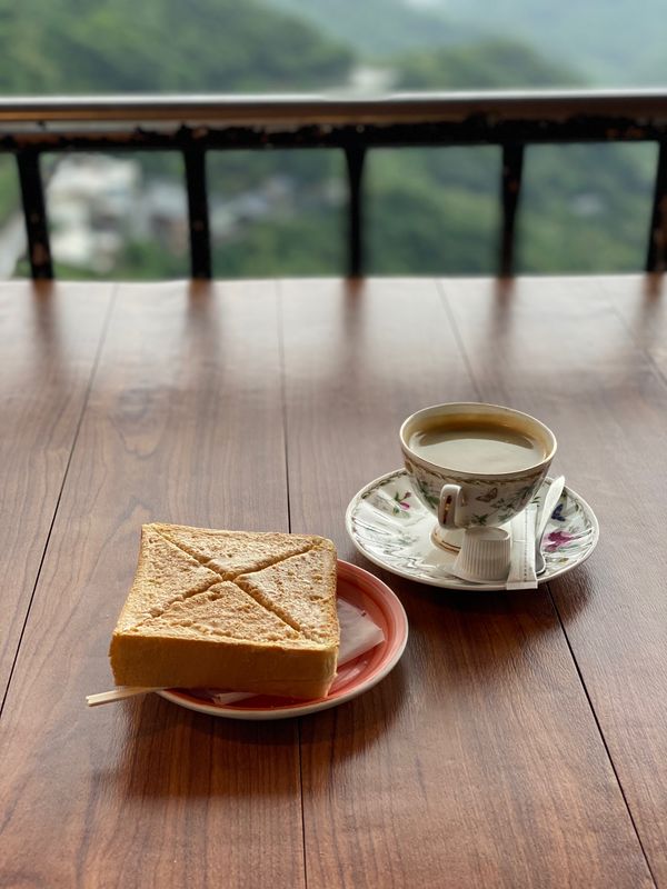 台湾・台北「【動画アップ】台湾 九份・マンゴー・酸辣湯麺の旅。」の写真：雨が止んだのを見計らってチェックアウトに...